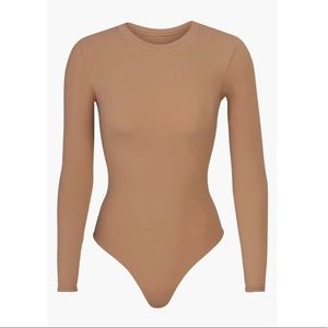 Skims Fits Everybody Long Sleeve Crewneck Bodysuit - Sienna